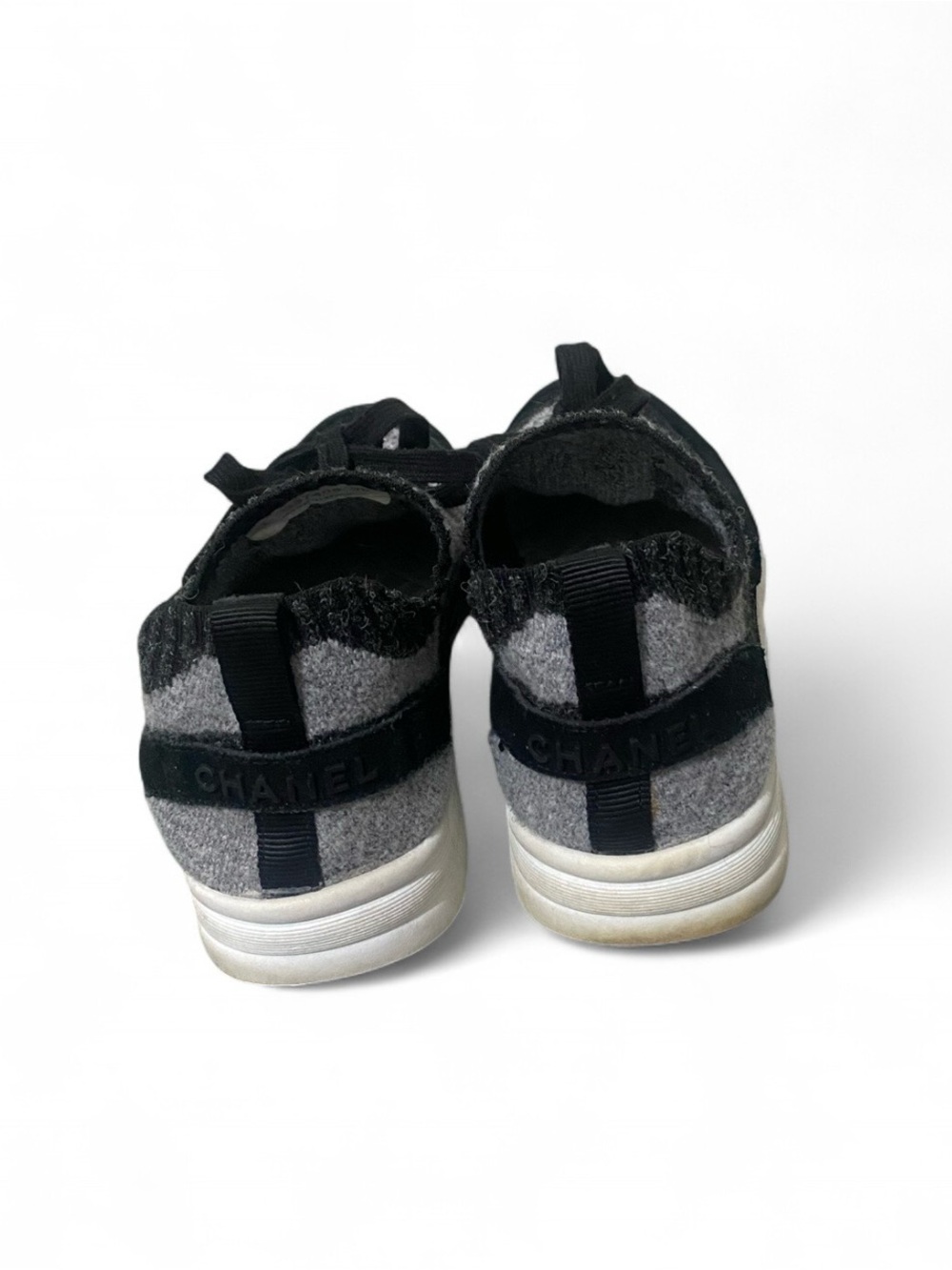 CHANEL Black & Gray Felt Low-Top Sneakers - Picture 5 of 10